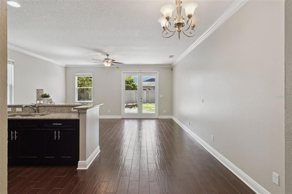 For Sale: $1,125,000 (3 beds, 2 baths, 1561 Square Feet)