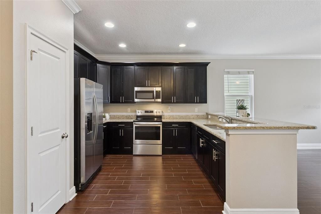 For Sale: $1,125,000 (3 beds, 2 baths, 1561 Square Feet)
