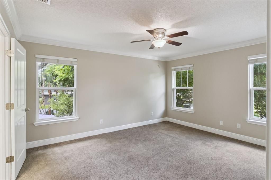 For Sale: $1,125,000 (3 beds, 2 baths, 1561 Square Feet)