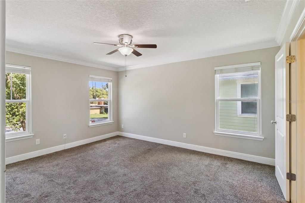 For Sale: $1,125,000 (3 beds, 2 baths, 1561 Square Feet)