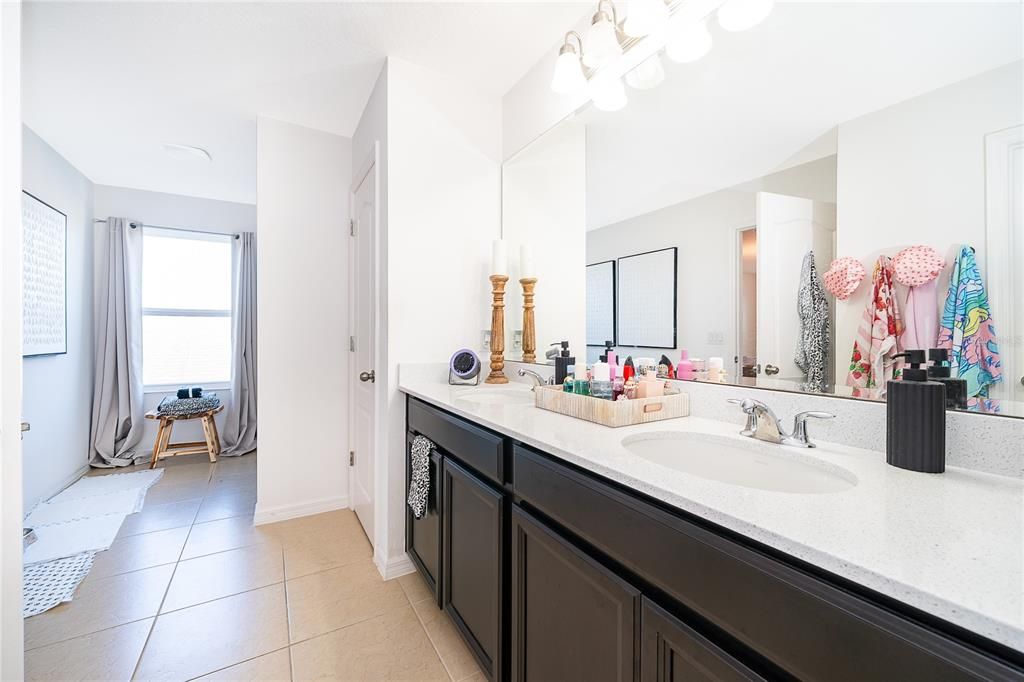 En Venta: $495,000 (5 camas, 3 baños, 3194 Pies cuadrados)