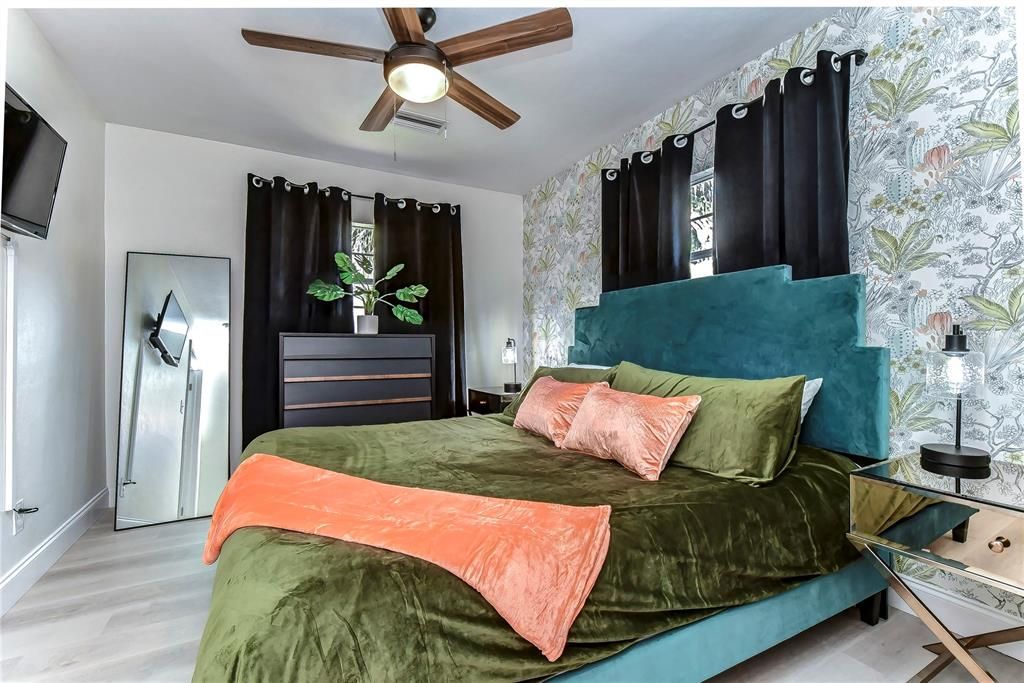 For Rent: $4,900 (3 beds, 3 baths, 1400 Square Feet)