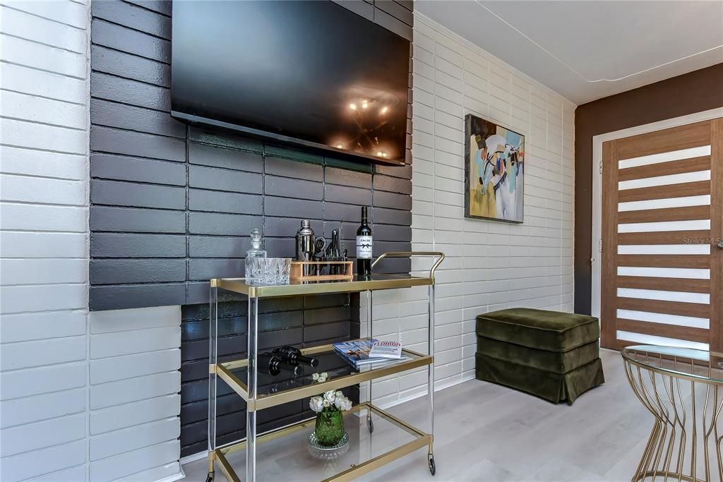 For Rent: $4,900 (3 beds, 3 baths, 1400 Square Feet)