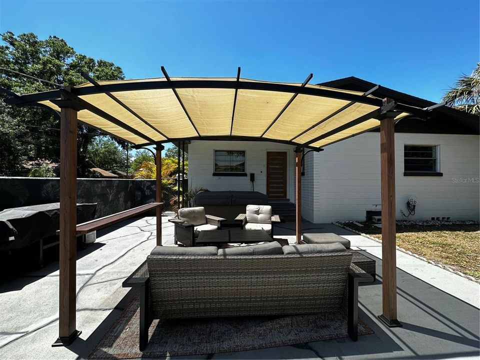 For Rent: $4,900 (3 beds, 3 baths, 1400 Square Feet)