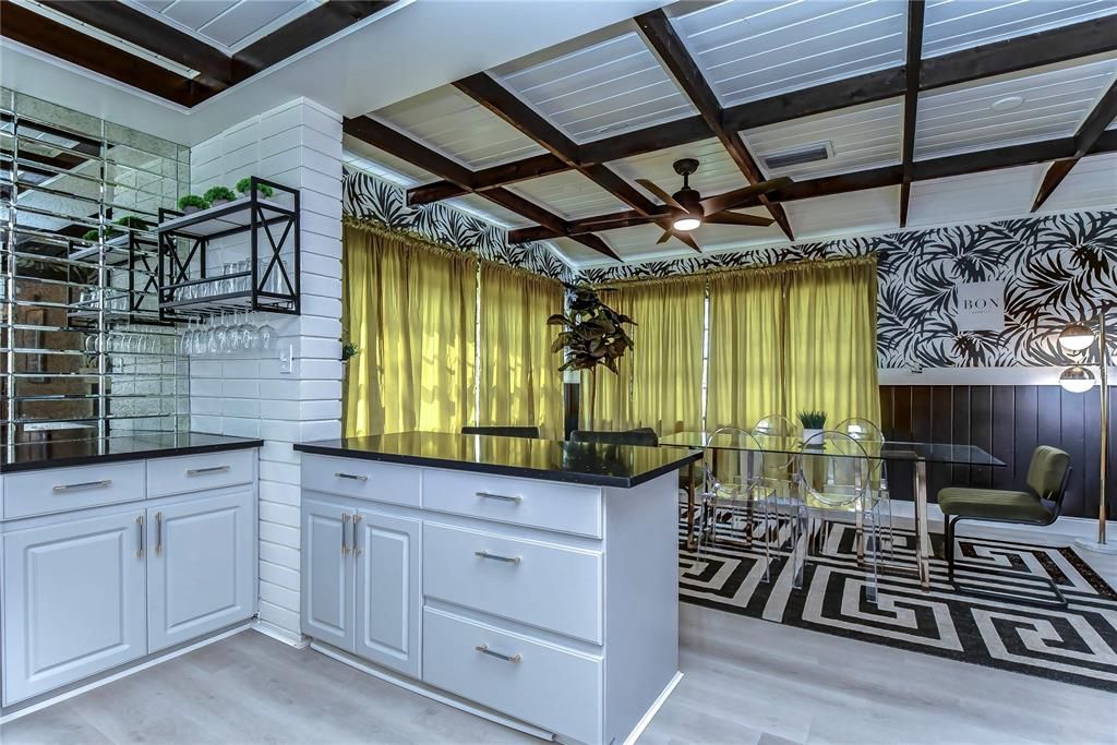 For Rent: $4,900 (3 beds, 3 baths, 1400 Square Feet)