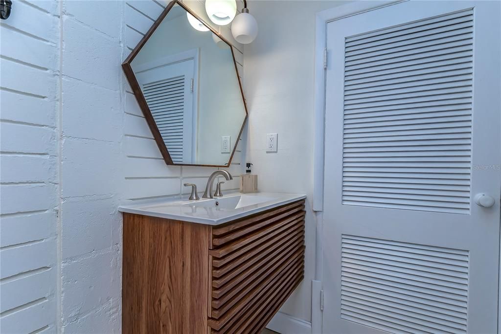 For Rent: $4,900 (3 beds, 3 baths, 1400 Square Feet)