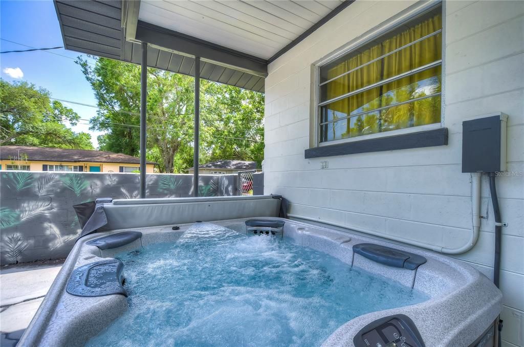 For Rent: $4,900 (3 beds, 3 baths, 1400 Square Feet)