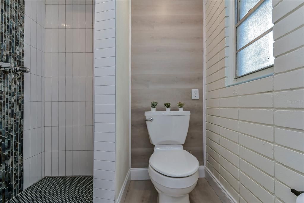 For Rent: $4,900 (3 beds, 3 baths, 1400 Square Feet)