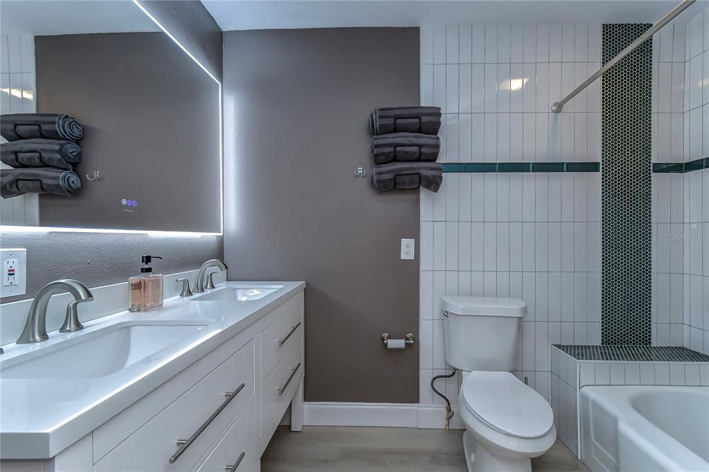 For Rent: $4,900 (3 beds, 3 baths, 1400 Square Feet)