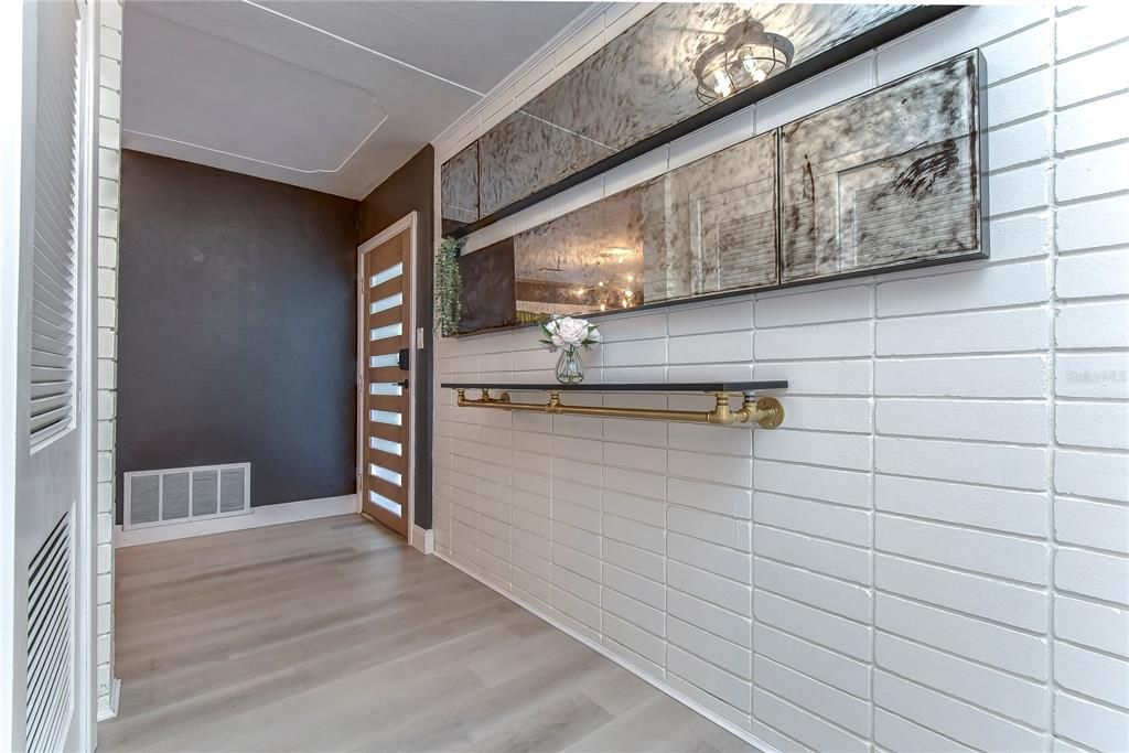 For Rent: $4,900 (3 beds, 3 baths, 1400 Square Feet)