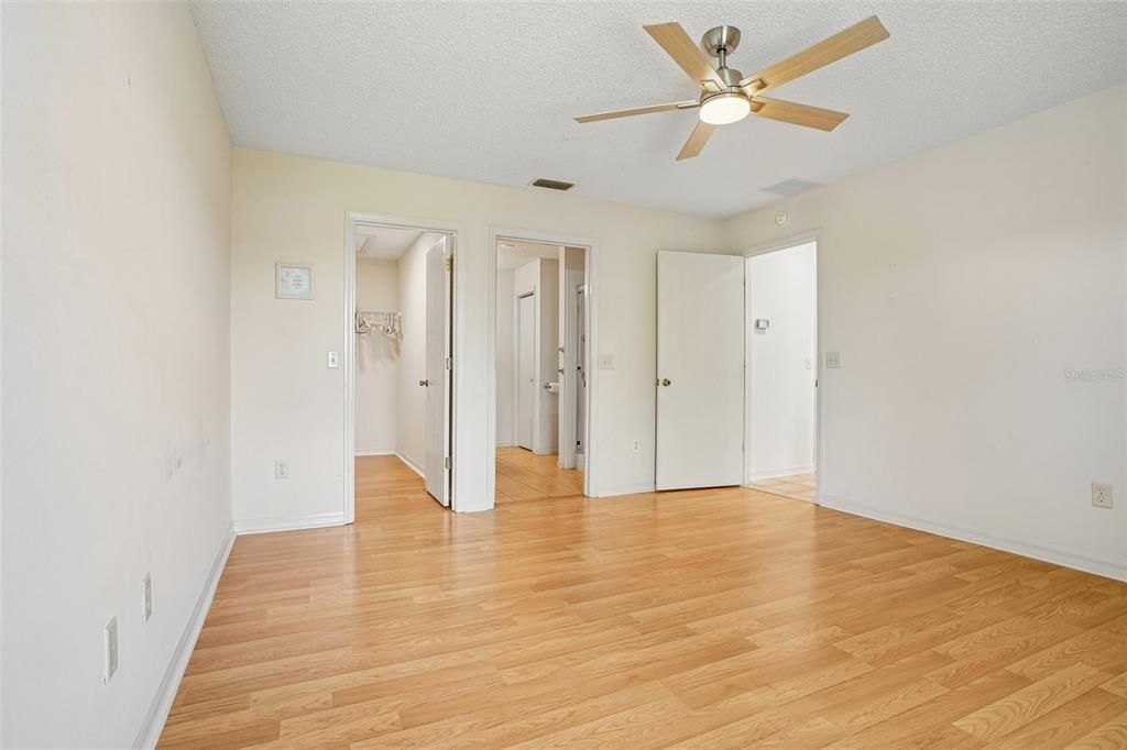 : $325,000 (3 спален, 2 ванн, 1392 Квадратных фут)