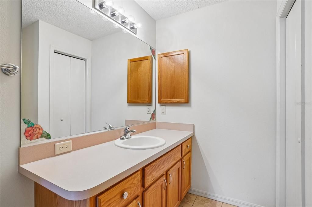 : $325,000 (3 спален, 2 ванн, 1392 Квадратных фут)