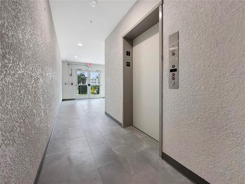 For Sale: $319,000 (3 beds, 2 baths, 1188 Square Feet)