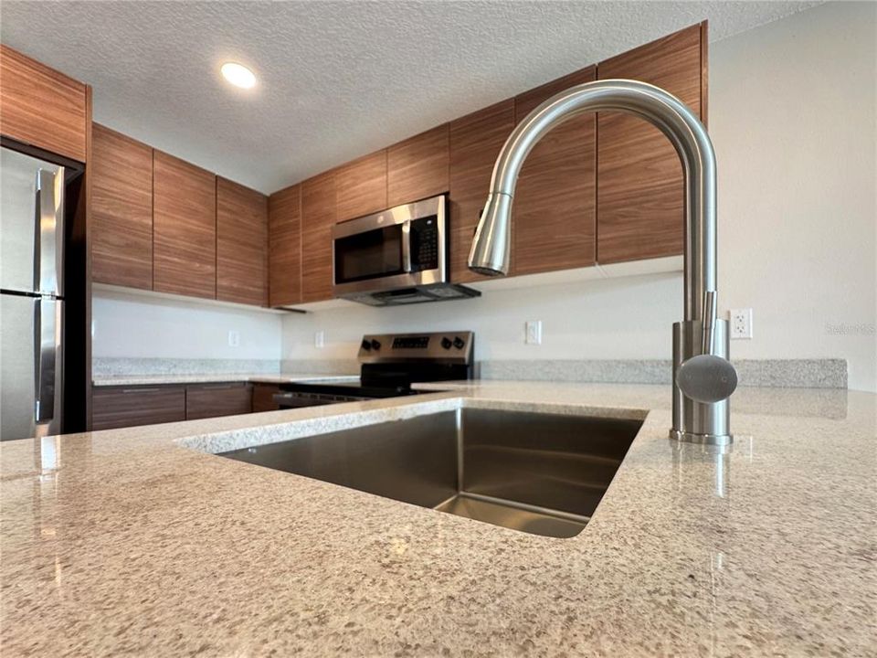 For Sale: $319,000 (3 beds, 2 baths, 1188 Square Feet)