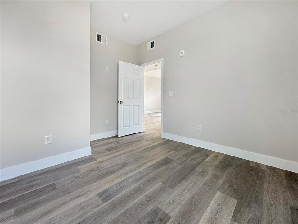 For Sale: $319,000 (3 beds, 2 baths, 1188 Square Feet)
