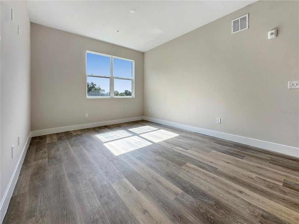 For Sale: $319,000 (3 beds, 2 baths, 1188 Square Feet)