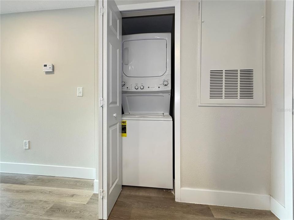 For Sale: $319,000 (3 beds, 2 baths, 1188 Square Feet)