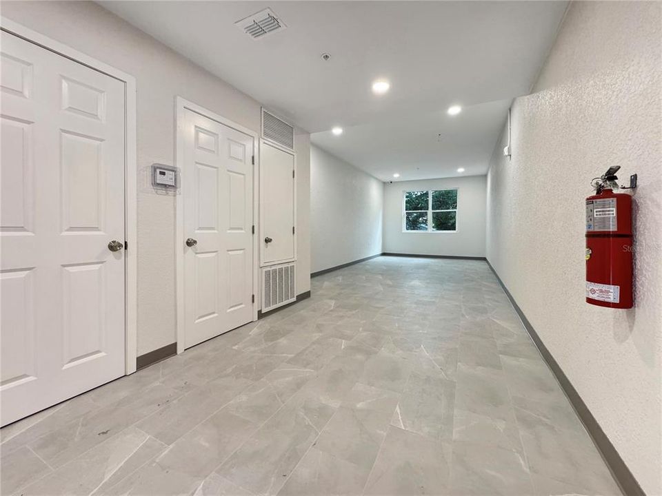 For Sale: $319,000 (3 beds, 2 baths, 1188 Square Feet)