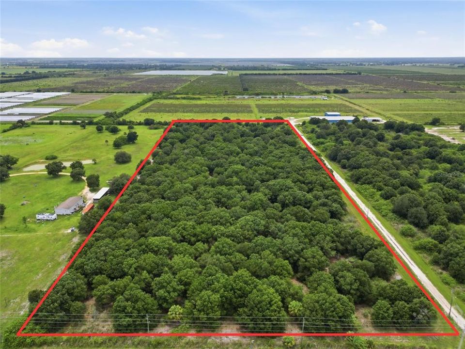 На продажу: $275,000 (14.00 acres)