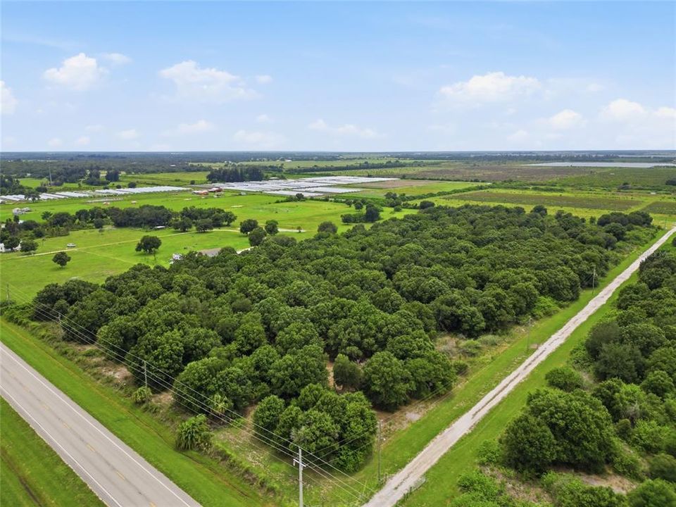 На продажу: $275,000 (14.00 acres)