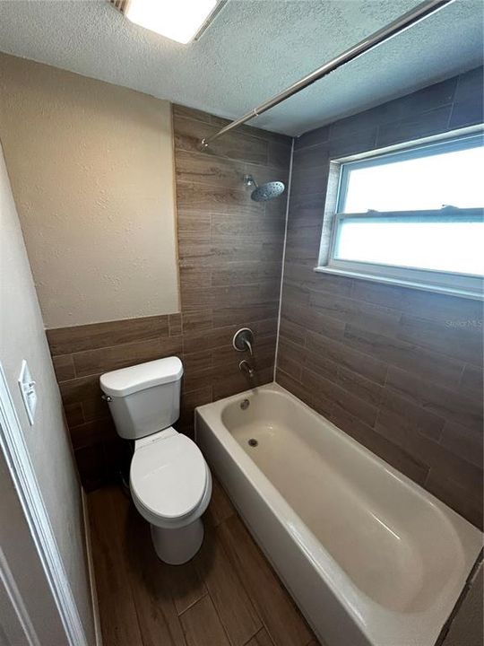 На продажу: $279,900 (3 спален, 2 ванн, 1457 Квадратных фут)
