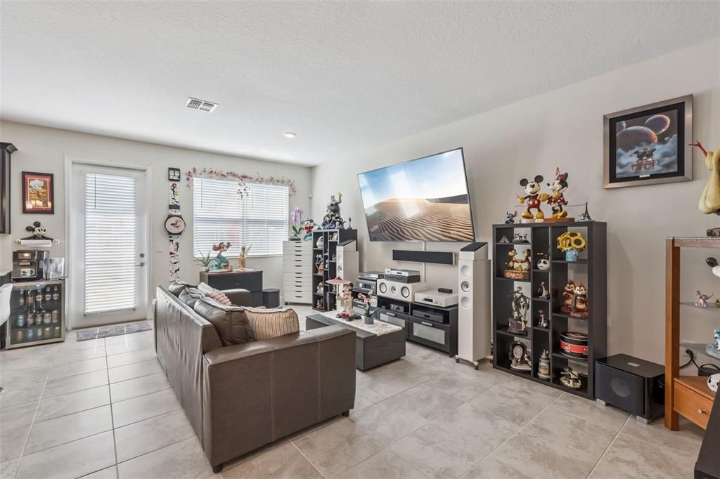 En Venta: $359,900 (3 camas, 2 baños, 1859 Pies cuadrados)