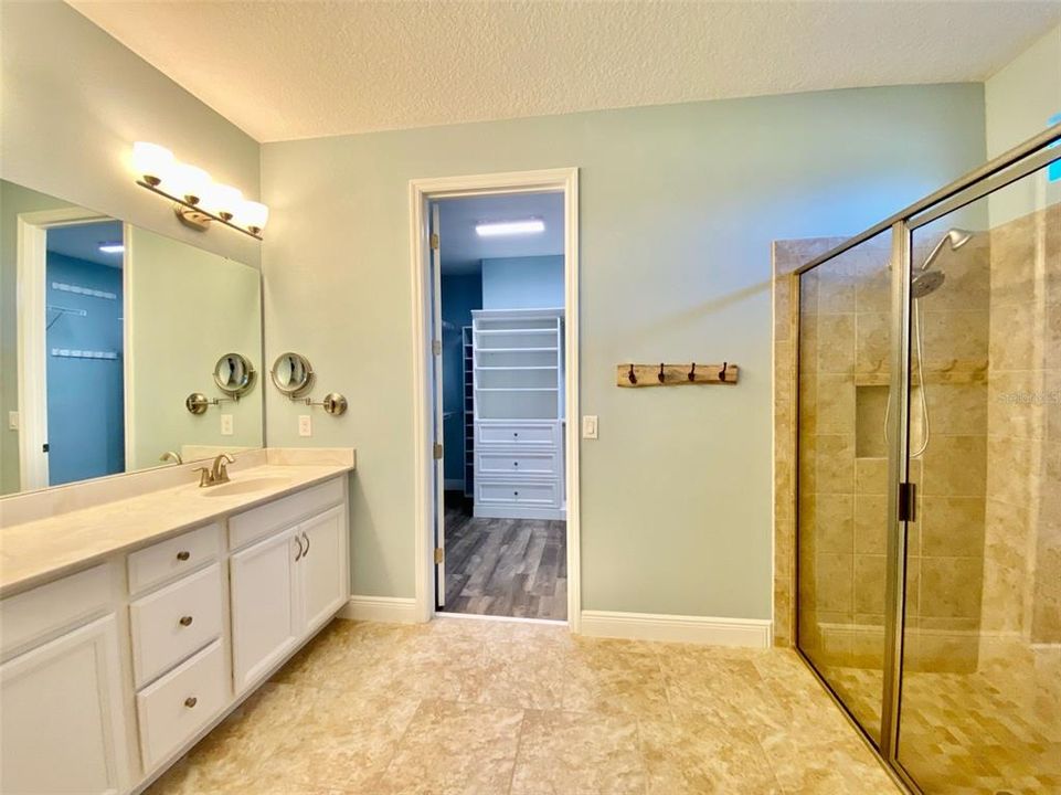 For Rent: $4,150 (4 beds, 3 baths, 2772 Square Feet)