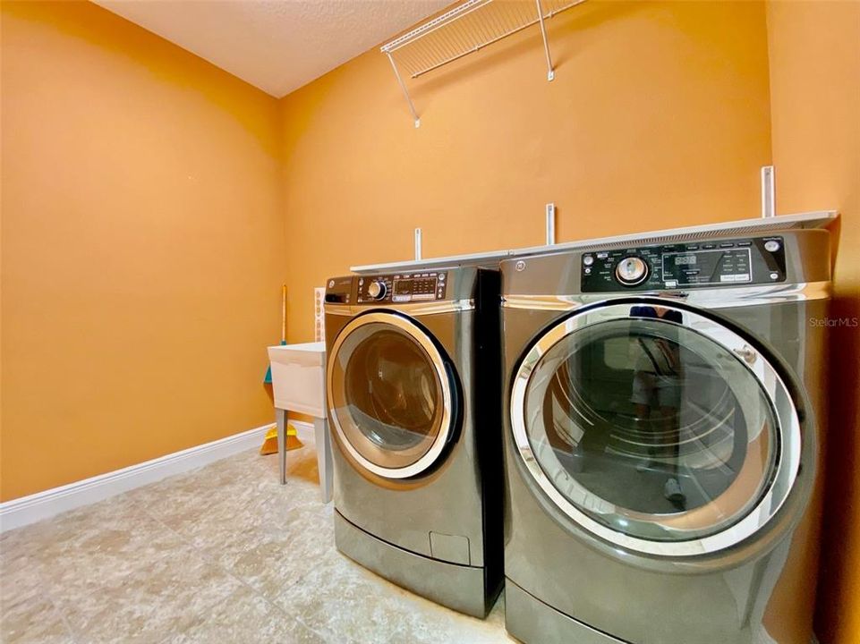 For Rent: $4,150 (4 beds, 3 baths, 2772 Square Feet)