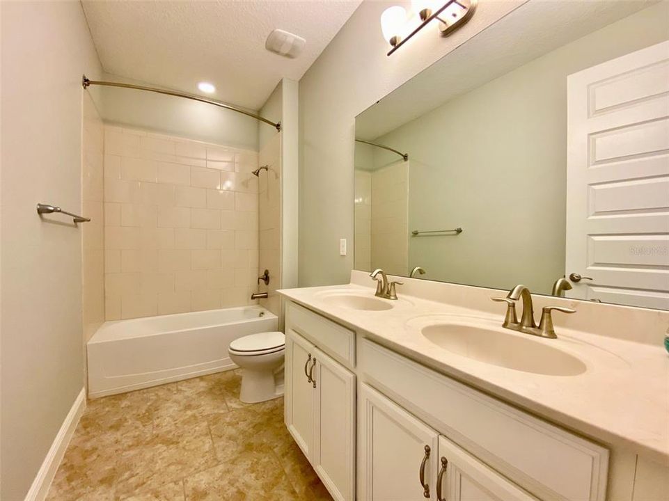 For Rent: $4,150 (4 beds, 3 baths, 2772 Square Feet)