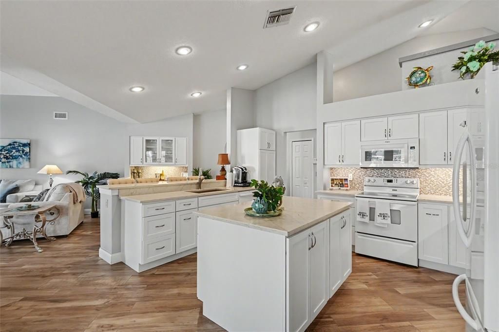 For Sale: $804,900 (3 beds, 2 baths, 2490 Square Feet)
