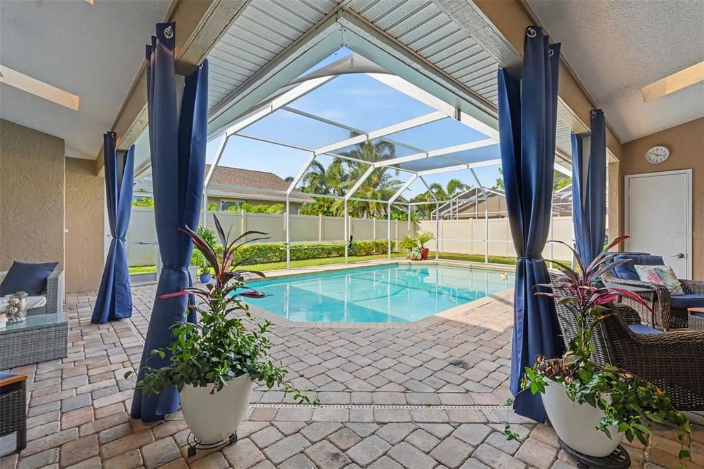 For Sale: $804,900 (3 beds, 2 baths, 2490 Square Feet)