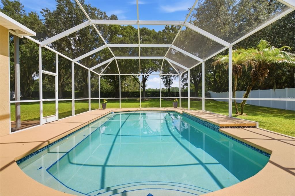 En Venta: $565,000 (4 camas, 2 baños, 2150 Pies cuadrados)