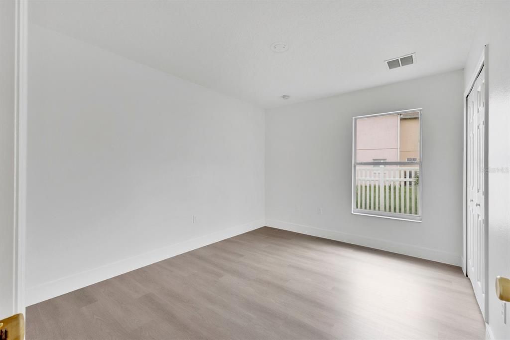 На продажу: $427,990 (4 спален, 2 ванн, 2067 Квадратных фут)