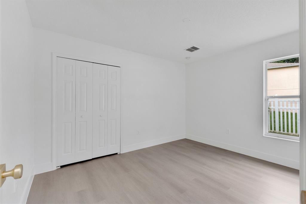На продажу: $427,990 (4 спален, 2 ванн, 2067 Квадратных фут)