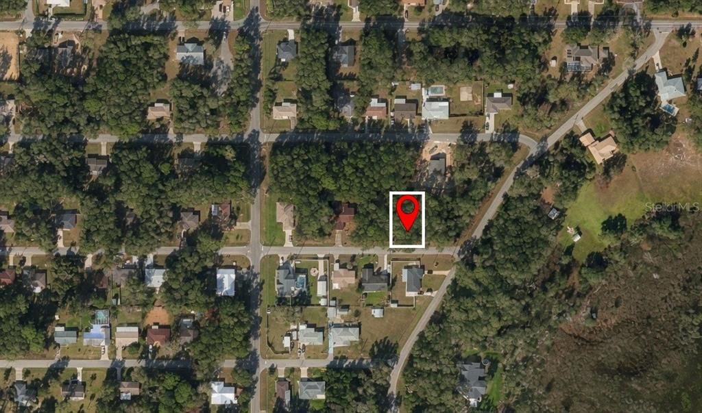 На продажу: $11,000 (0.22 acres)
