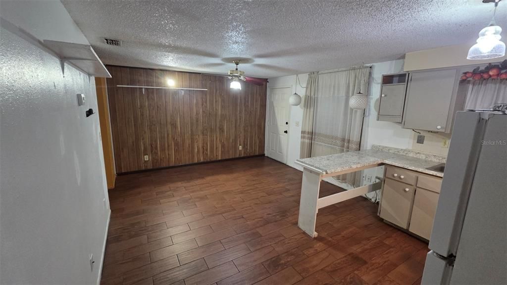 В аренду: $1,200 (1 спален, 1 ванн, 1720 Квадратных фут)