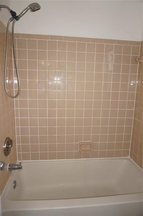 На продажу: $139,900 (2 спален, 2 ванн, 832 Квадратных фут)