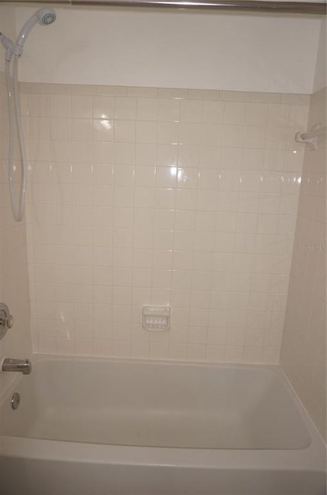 На продажу: $139,900 (2 спален, 2 ванн, 832 Квадратных фут)
