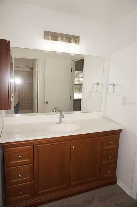 На продажу: $139,900 (2 спален, 2 ванн, 832 Квадратных фут)