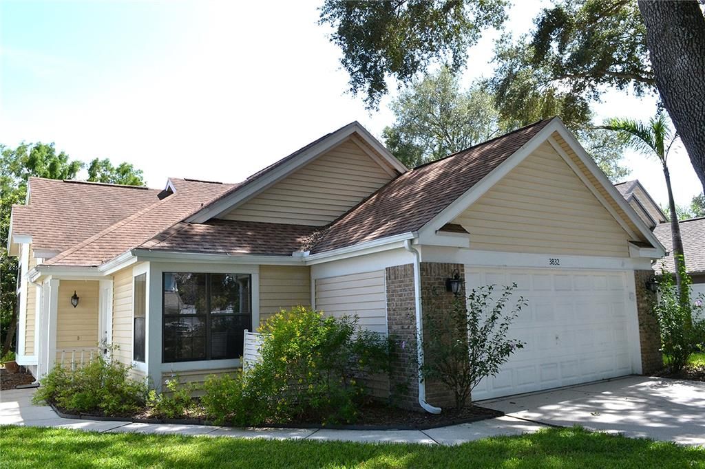 Active With Contract: $295,000 (2 beds, 2 baths, 1226 Square Feet)