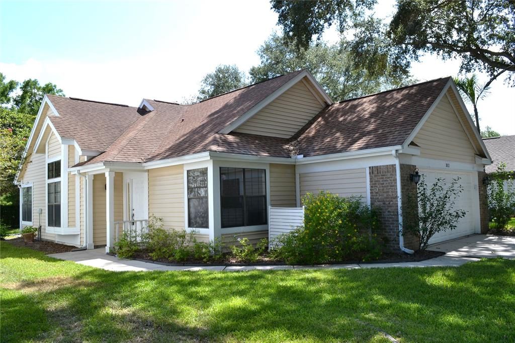 Active With Contract: $295,000 (2 beds, 2 baths, 1226 Square Feet)