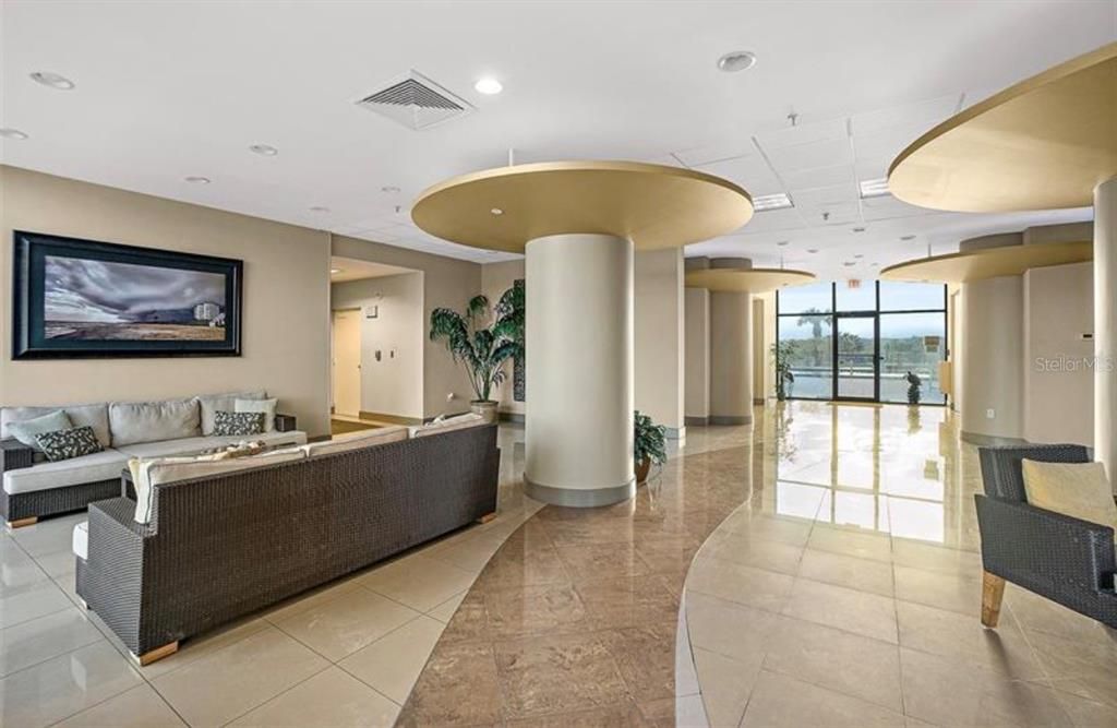 For Sale: $499,000 (2 beds, 2 baths, 1215 Square Feet)