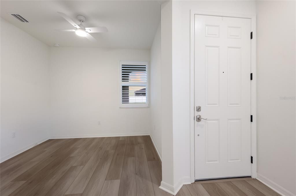 En Venta: $374,900 (3 camas, 2 baños, 1627 Pies cuadrados)