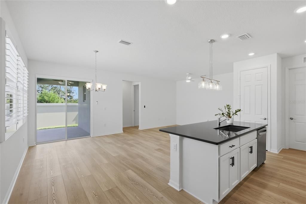 En Venta: $374,900 (3 camas, 2 baños, 1627 Pies cuadrados)