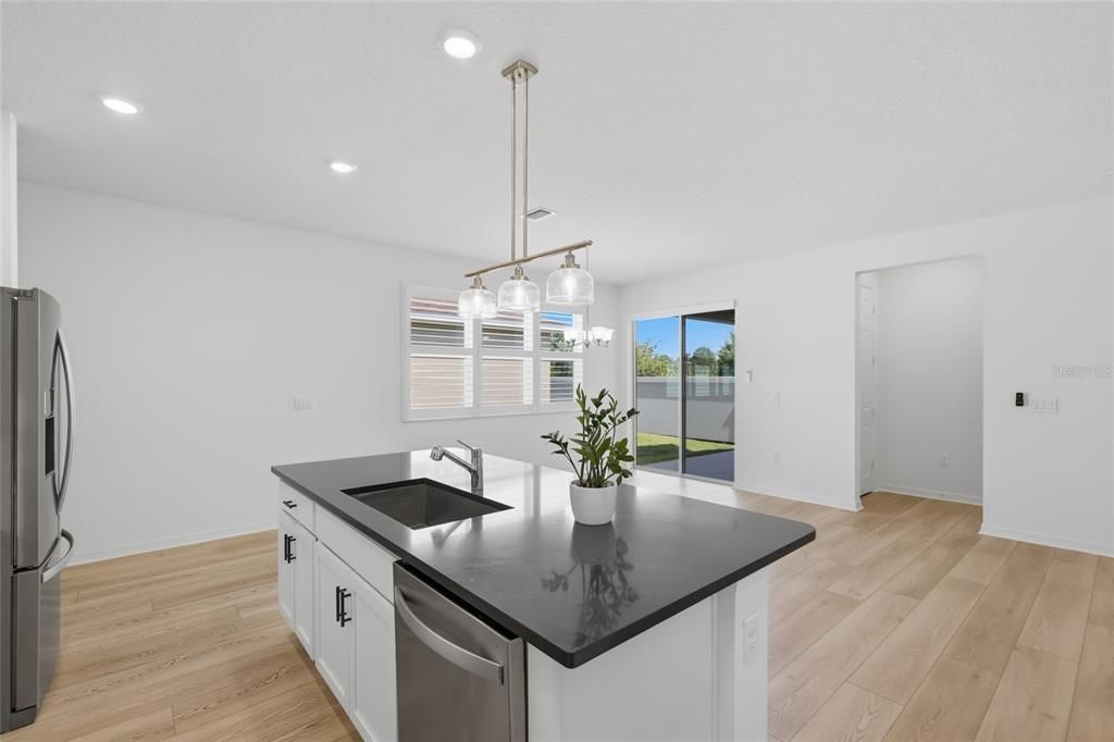 En Venta: $374,900 (3 camas, 2 baños, 1627 Pies cuadrados)