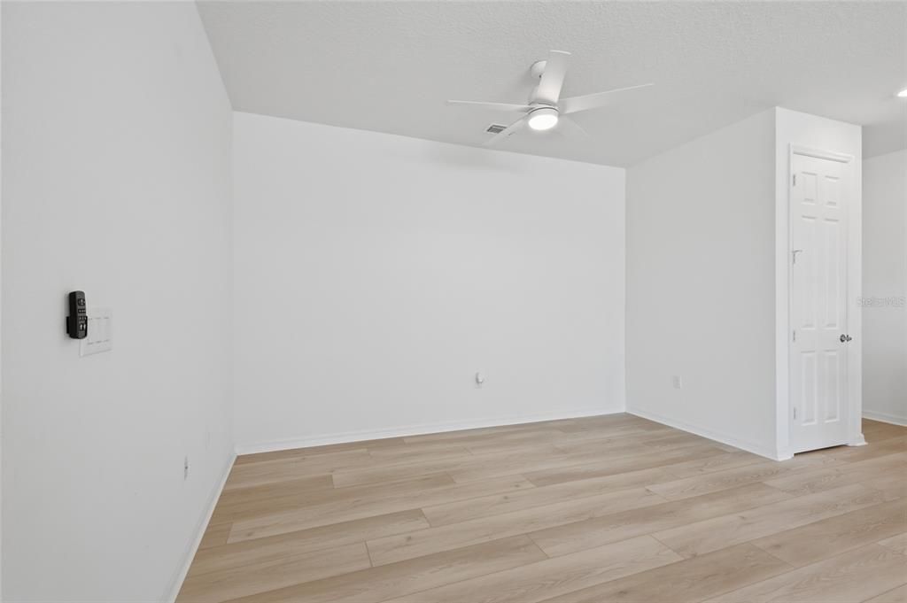En Venta: $374,900 (3 camas, 2 baños, 1627 Pies cuadrados)