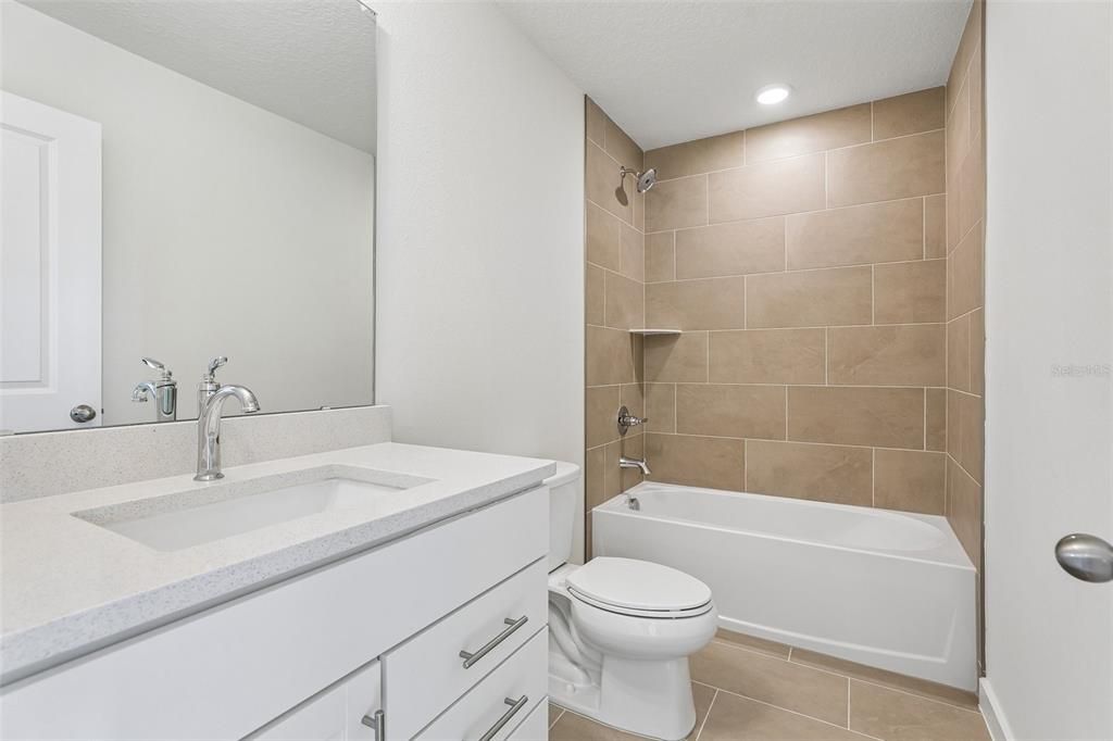En Venta: $344,990 (3 camas, 2 baños, 1469 Pies cuadrados)