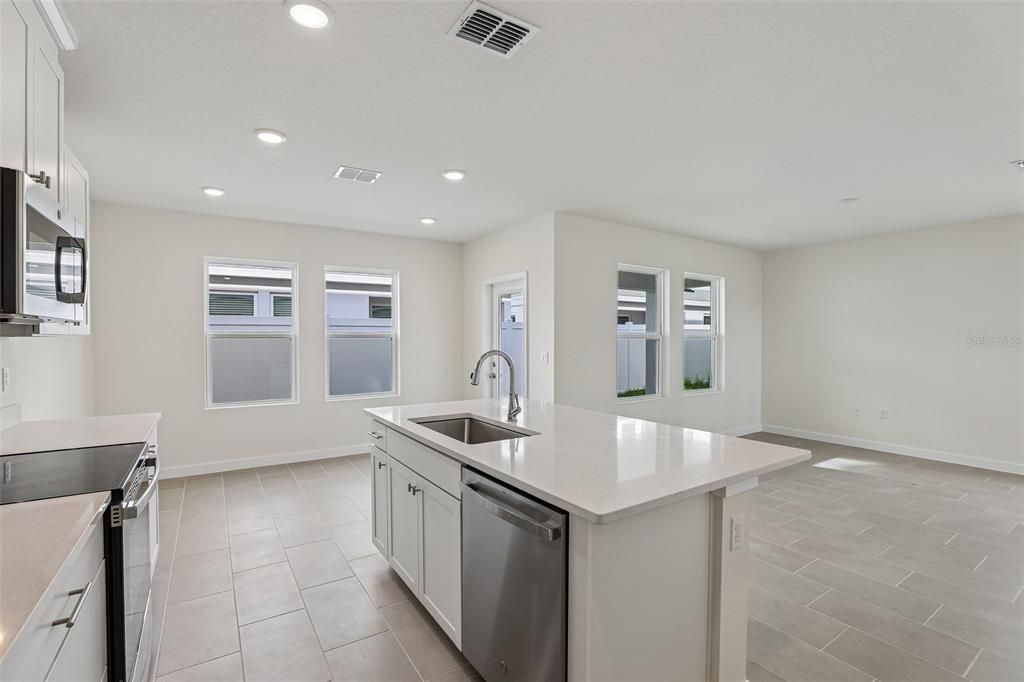 En Venta: $344,990 (3 camas, 2 baños, 1469 Pies cuadrados)