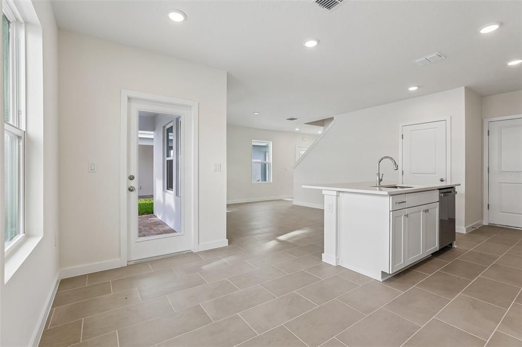 En Venta: $344,990 (3 camas, 2 baños, 1469 Pies cuadrados)