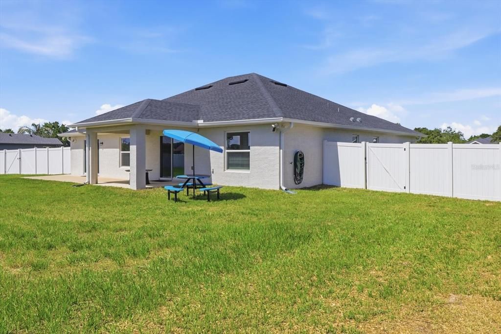 На продажу: $469,000 (3 спален, 2 ванн, 2010 Квадратных фут)